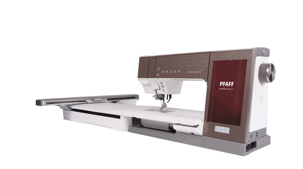 PFAFF creative icon 3 nakış ünitesi takılı hâlde